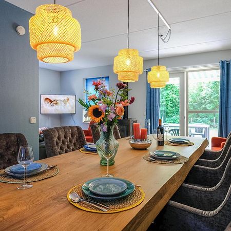 4 Bedroom Cozy Home In Zonnemaire Exterior foto
